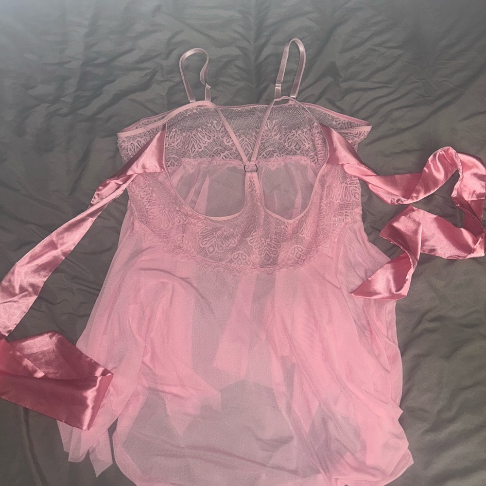 Chic Pink Lace Chemise